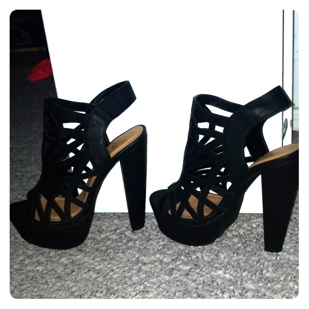 Black Heels size 8
